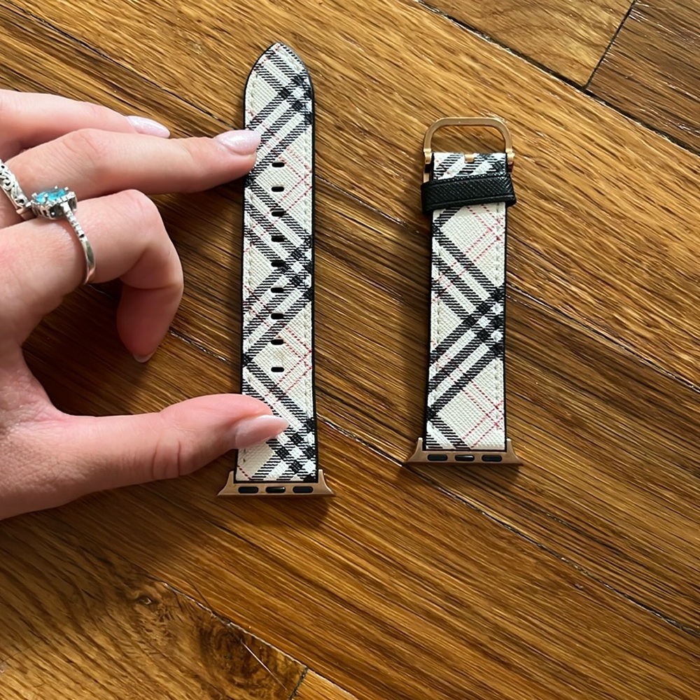 Brand new and never used plaid Apple Watch band!